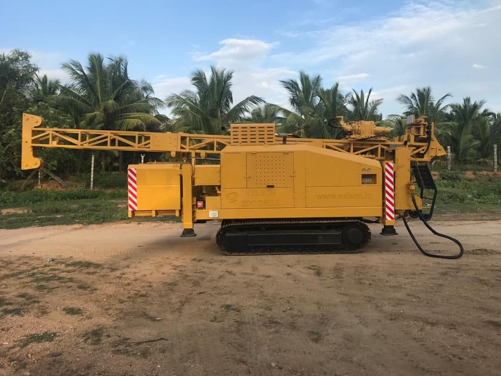 Velson VEDC diamond-core exploration drill on a self-contained crawler chassis